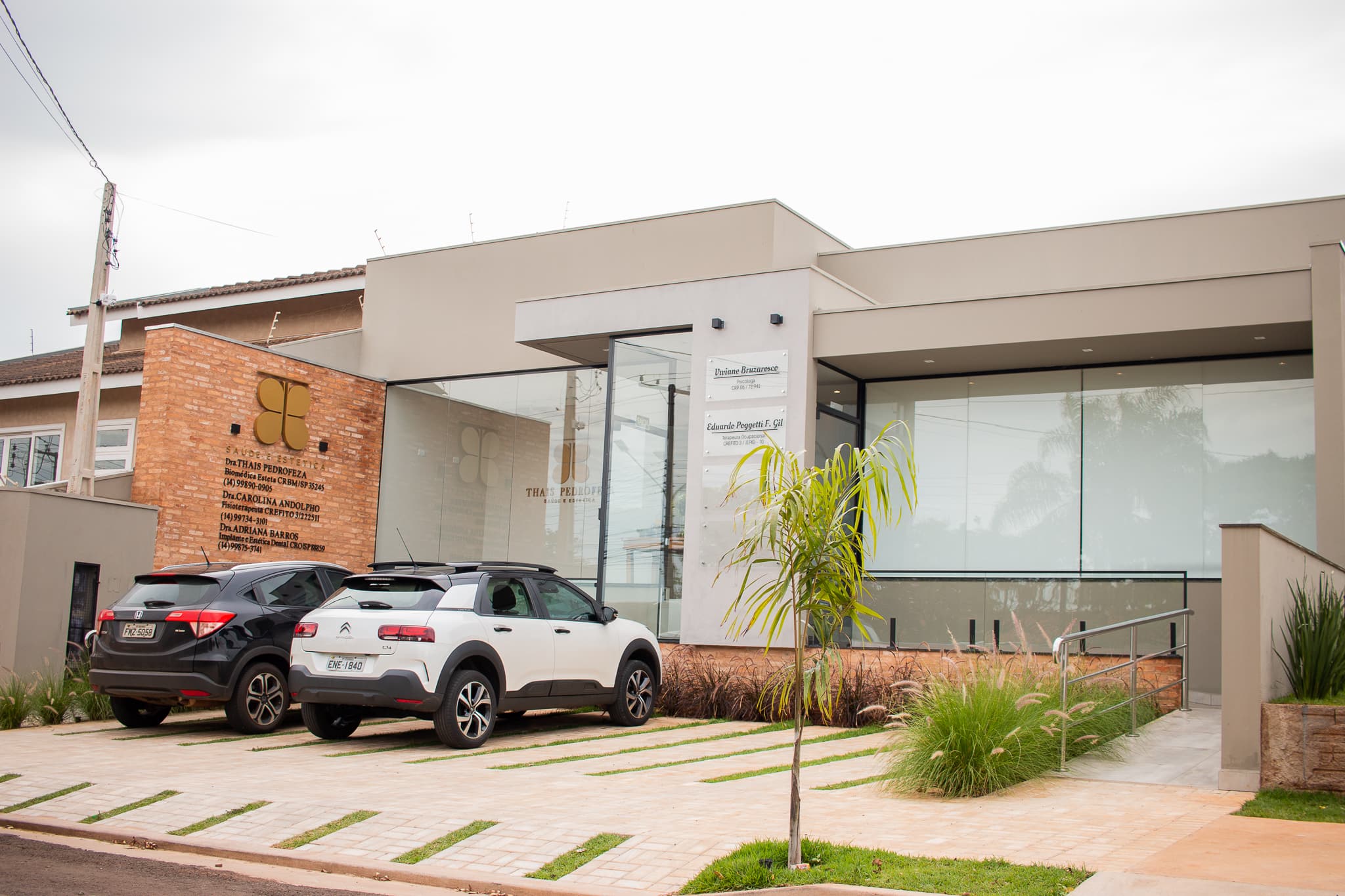 Dra. Thais Pedrofeza em atendimento